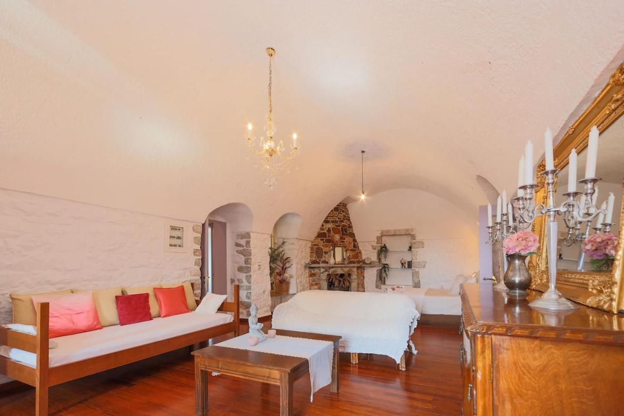 Iliana'S House - Spacious Cave House In The Center Of Areopolis Εξωτερικό φωτογραφία