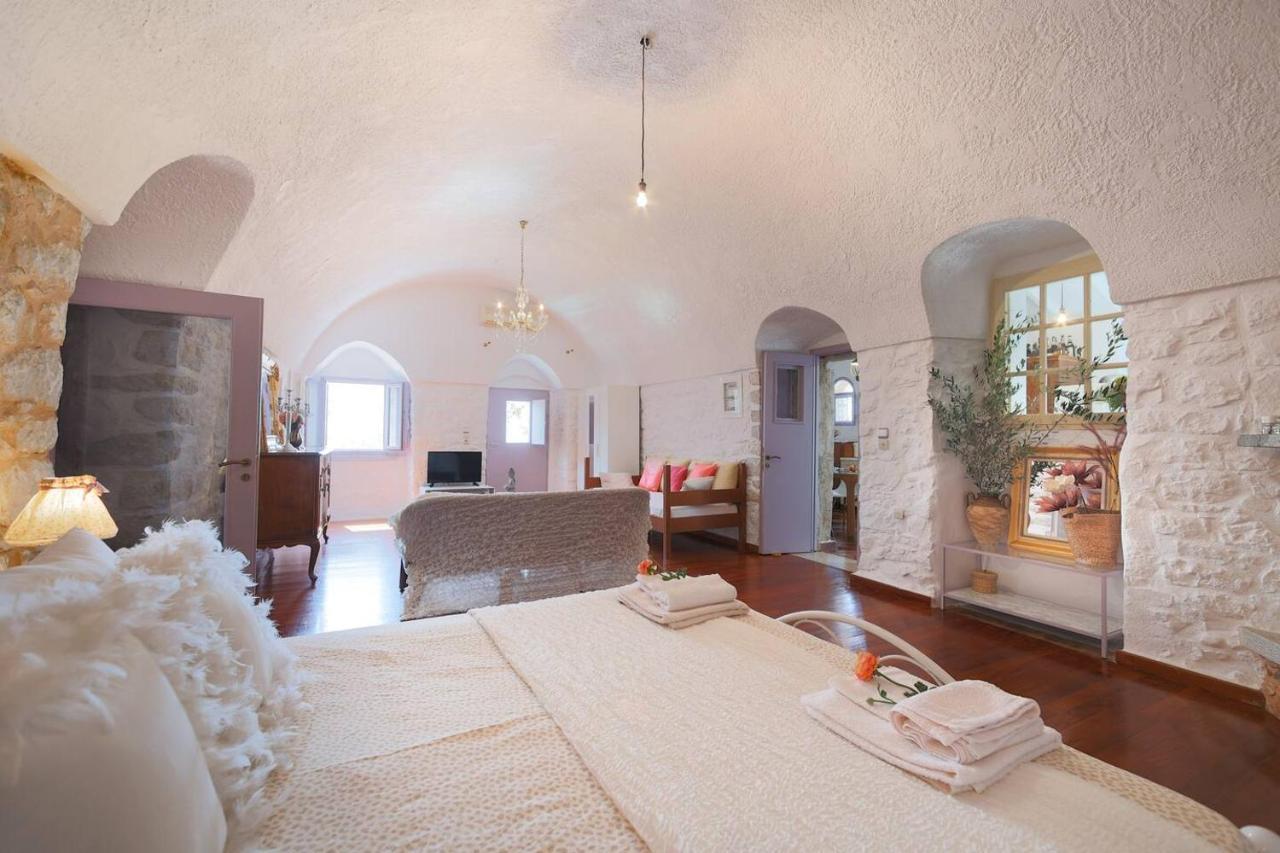 Iliana'S House - Spacious Cave House In The Center Of Areopolis Εξωτερικό φωτογραφία